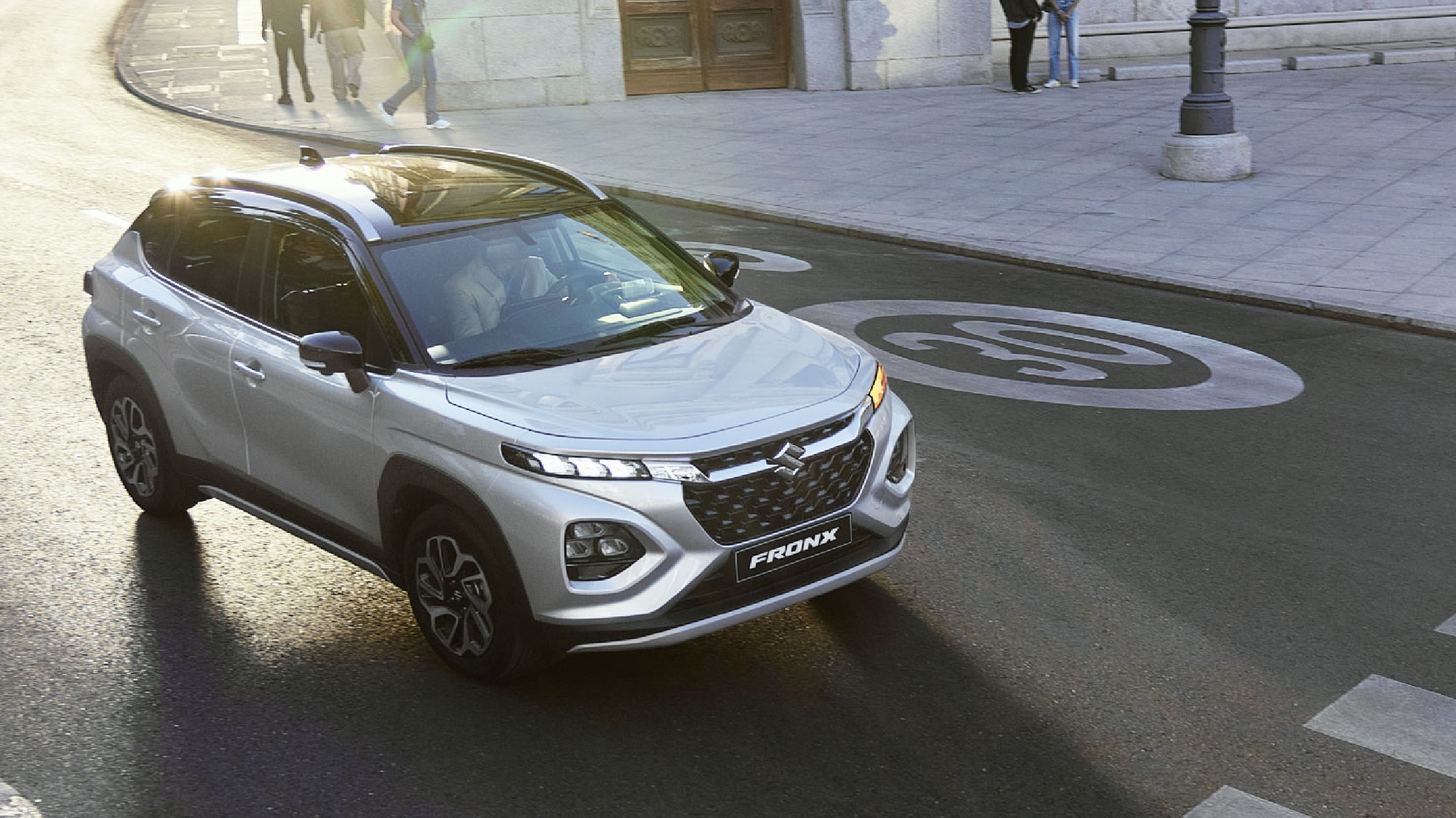 Suzuki Fronx Híbrido: Conquista el Camino con Estilo 